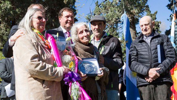 La Municipalidad de Cipolletti, con Tortoriello a la cabeza, brindó un emotivo reconocimiento a vecinos e instituciones destacadas de la ciudad.&nbsp;
