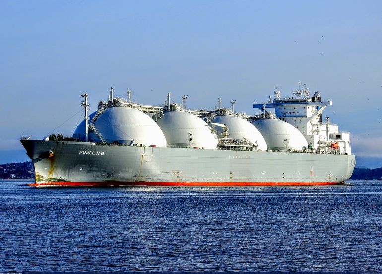 El mercado internacional del GNL se reequilibra y Argentina avanza con su proyecto exportador