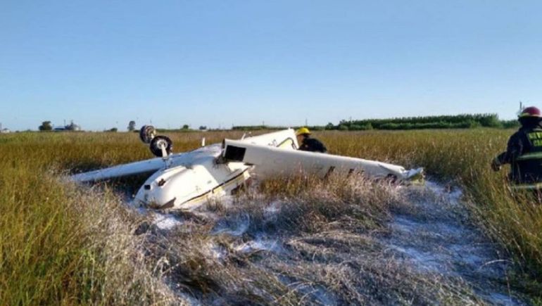 Tragedia: Se estrelló un avión durante una exhibición y murieron dos personas