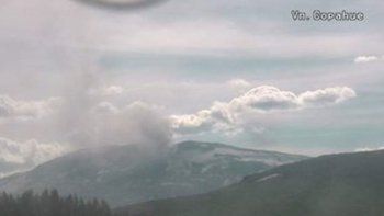 se registraron 14 movimientos sismicos en el volcan copahue desde el domingo se registraron 14 movimientos sismicos en el volcan copahue desde el domingo