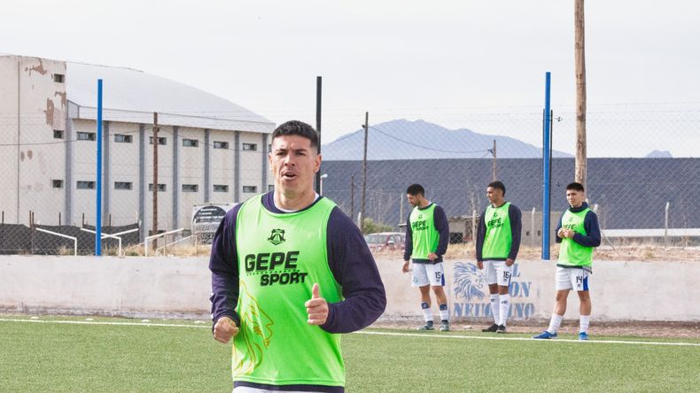 Carlos Estéves busca un nuevo ascenso con Deportivo Rincón.