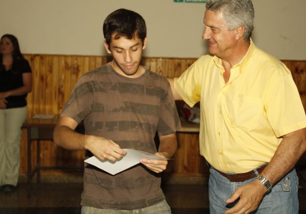 Baratti apuesta a fortalecer los cursos de la UDE
