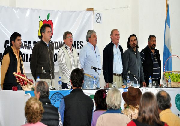 Más de 400 productores participaron de la reunión en Río Colorado