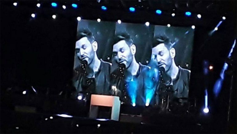 Axel reapareció tras la denuncia por abuso sexual: Que nadie nos robe la felicidad