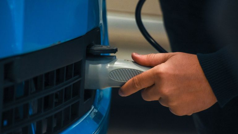 En Río Negro quieren que los autos eléctricos paguen menos impuestos.