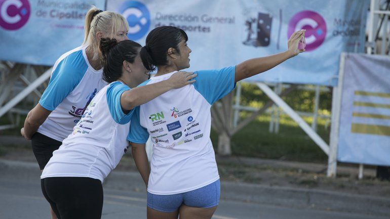 Una fiesta: mirá todo el color de la  33ª Corrida de Cipolletti