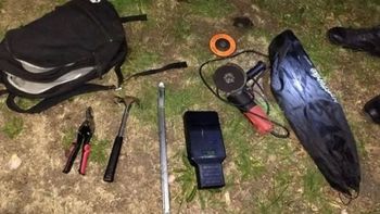 Los ladrones chilenos fueron equipados con herramientas y máquinas para concretar el robo. Una vecina lo evitó al llamar al 911. 