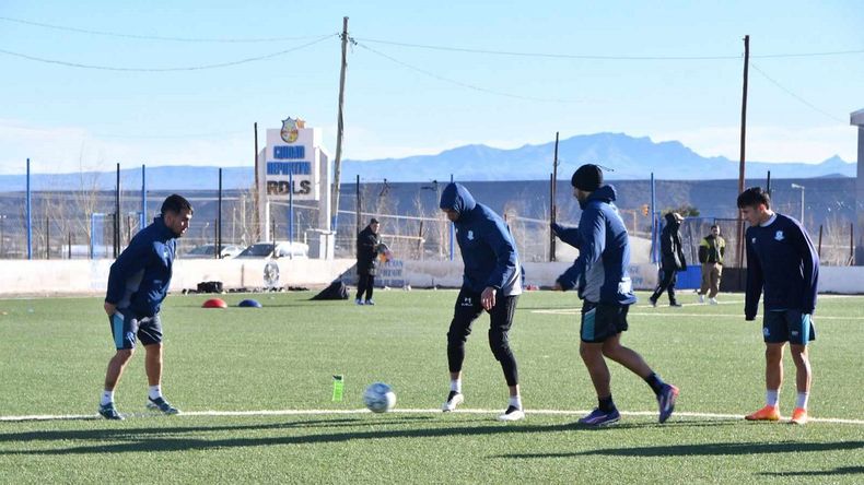 Deportivo Rincón juega en la Ciudad Deportiva.
