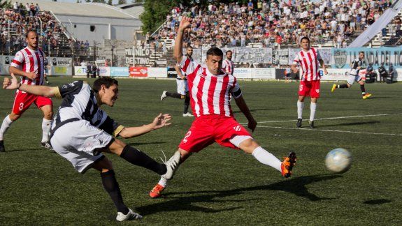 Cipo ganó el primer round: se juega de noche