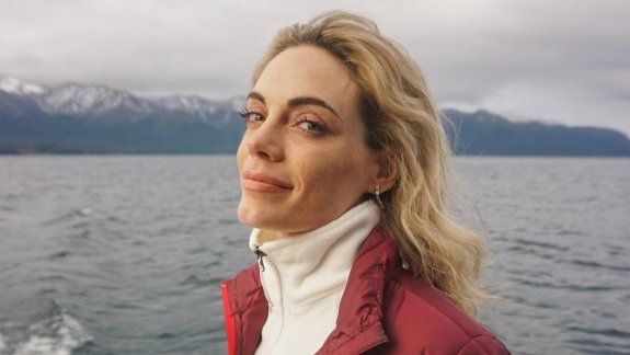 Emilia Attias mostrará las bellezas de Villa la Angostura en la TV