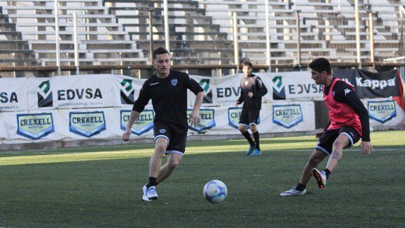 Valente vuelve tras cumplir con la fecha de suspensión por acumulación de tarjetas amarillas.