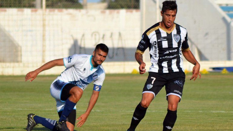 Carrasco se ganó el puesto en la mitad de la cancha del Albinegro y aporta variantes en la pelota parada.&nbsp;