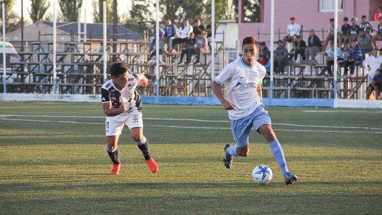 Colito Mora no estuvo frente a Independiente por lesión.