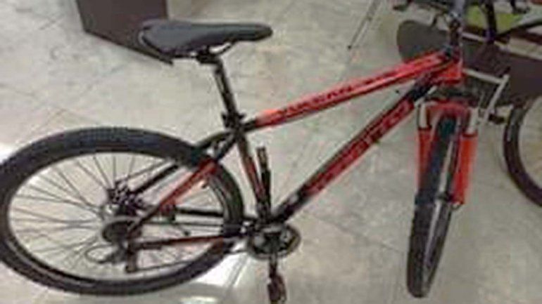 Motochorros armados le robaron la bici a un joven cipoleño