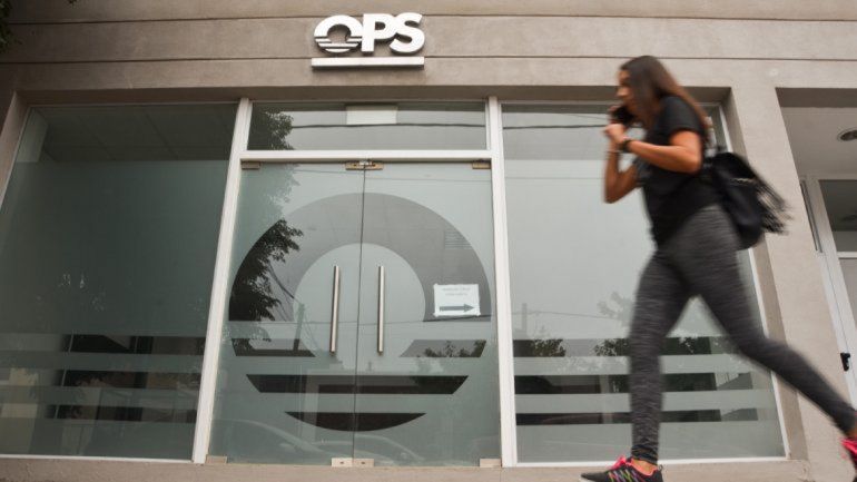 Trabajadores de una empresa de transporte reclaman el pago de sueldos