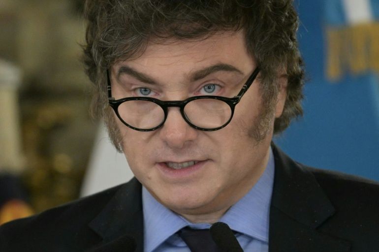 El presidente Javier Milei será quien definirá el momento político para anunciar la eliminación del cepo cambiario.&nbsp;