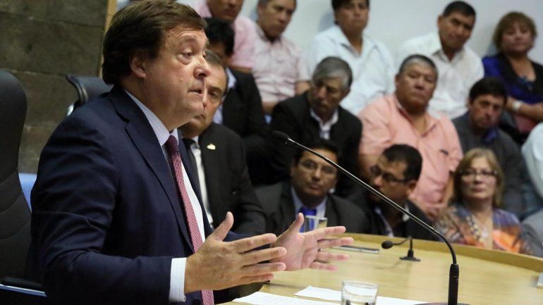 En el inicio de sesiones, Weretilneck reiteró el techo salarial del 17% para los estatales