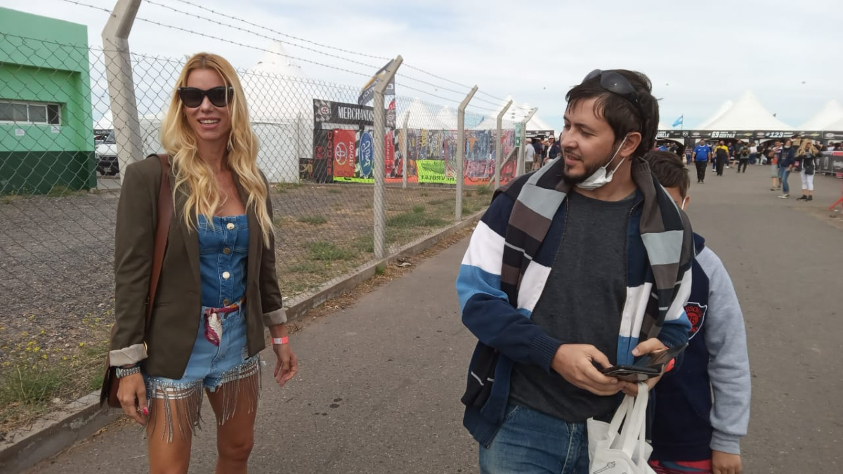 Nicole Neumann acompañó a Manu Urcera en Centenario