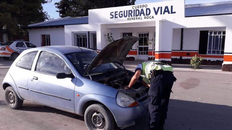 Atrapan a dos roquenses con un auto robado en Cipolletti