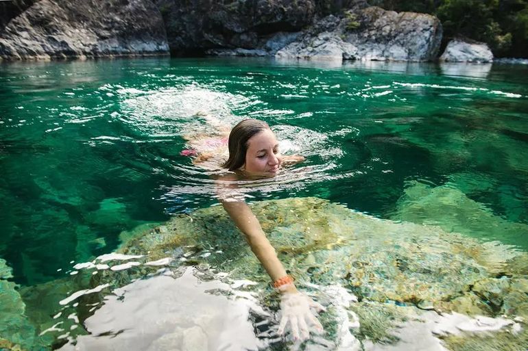 El área de los Pozones en el río Azul cada año es visitado por cientos de turistas. El área de los Pozones en el río Azul cada año es visitado por cientos de turistas.