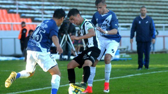 Ávila le rindió al técnico en la posición de 3. Junto a Del Prete se complementaron bien en la banda izquierda.