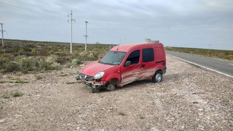 Un camión mosquito perdió un auto en medio de la Ruta 151