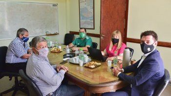 el gobierno se reune con los gremios para evitar protestas