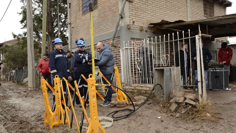 La obra permitirá la conexión a más de 100 familias. La obra permitirá la conexión a más de 100 familias.