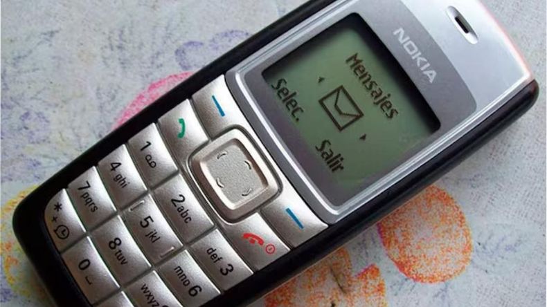 El Nokia 1100 se convirtió en el celular más vendido de la historia, con alrededor de 250 millones de unidades comercializadas en todo el mundo. | LMCipolletti.com El Nokia 1100 se convirtió en el celular más vendido de la historia, con alrededor de 250 millones de unidades comercializadas en todo el mundo.