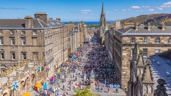 Los turistas de la región advirtieron al llegar a la capital de Escocia que habían sido estafados. 