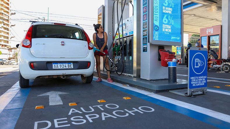 YPF implementó el autodespacho de combustible en Neuquén | LMCipolletti.com YPF implementó el autodespacho de combustible en Neuquén