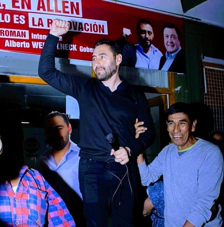 Román le pasará la tijera a 30 cargos políticos de Allen