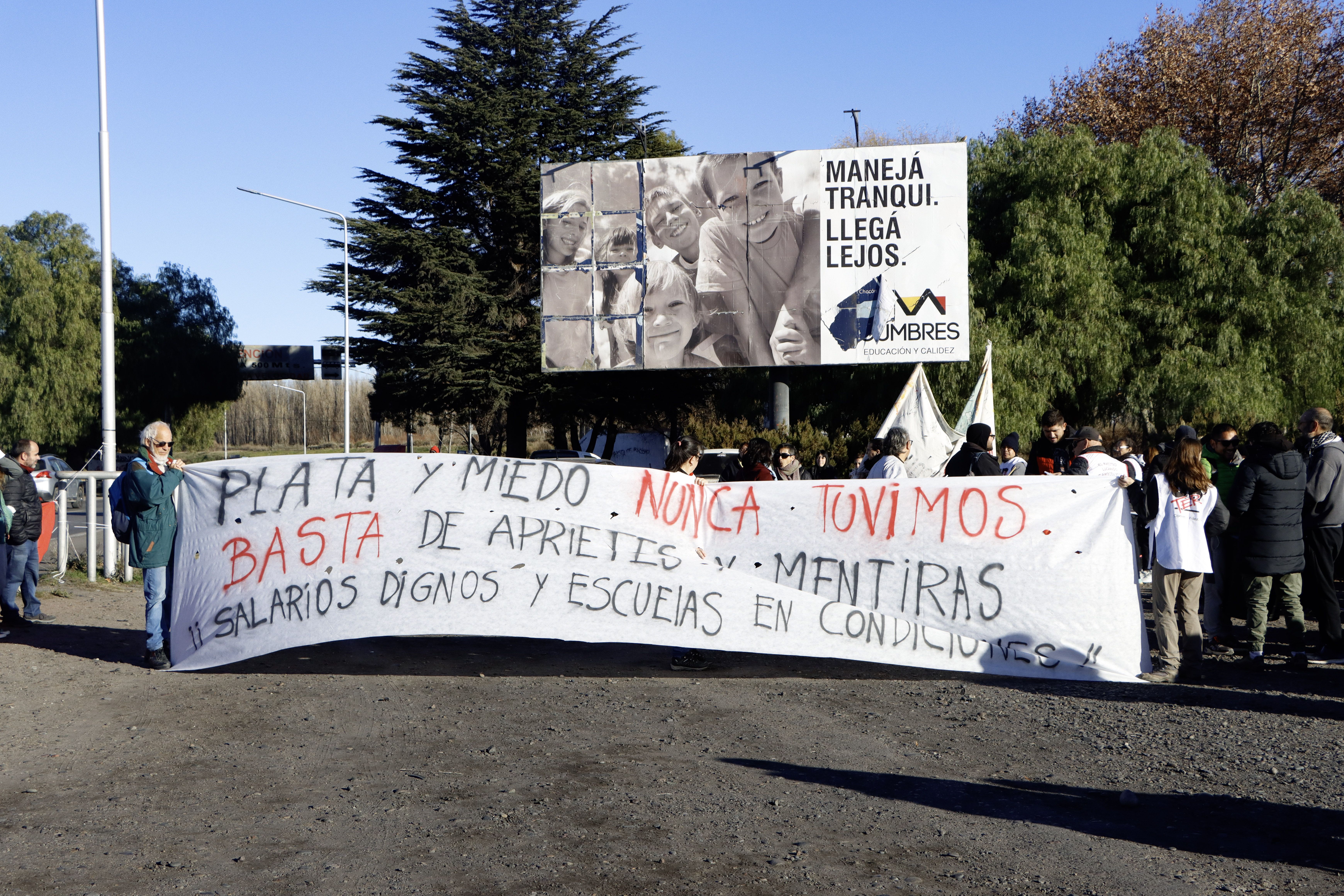 Unter: El gobierno debe garantizar el ciclo lectivo