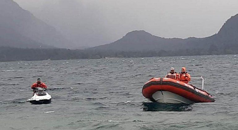 No hay rastros del kayakista desaparecido en Bariloche
