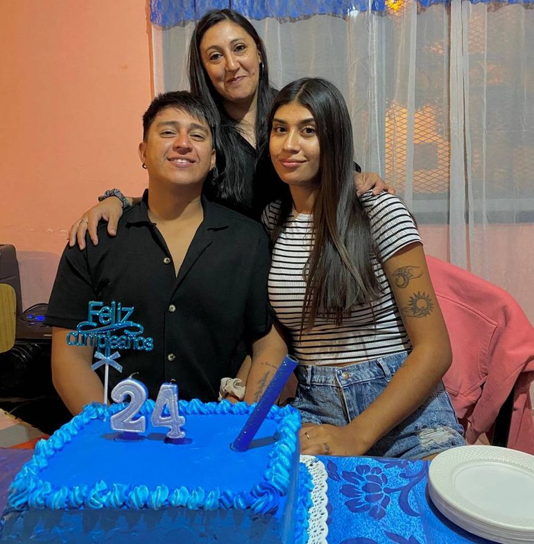 El crack junto a su madre y a Agus.