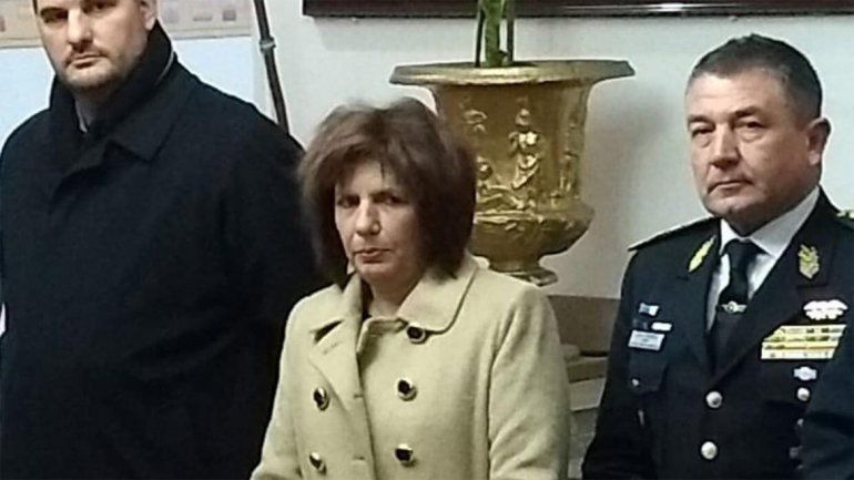 Patricia Bullrich fue despeinada a una conferencia y se convirtió en memes