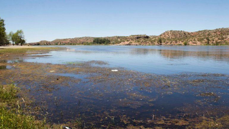 Abrazo al río Negro contra la contaminación