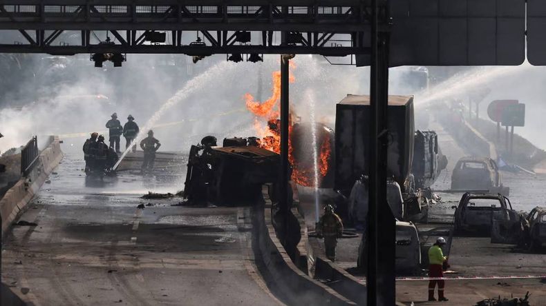 Al menos 17 personas resultaron heridas. | LMCipolletti.com Al menos 17 personas resultaron heridas.