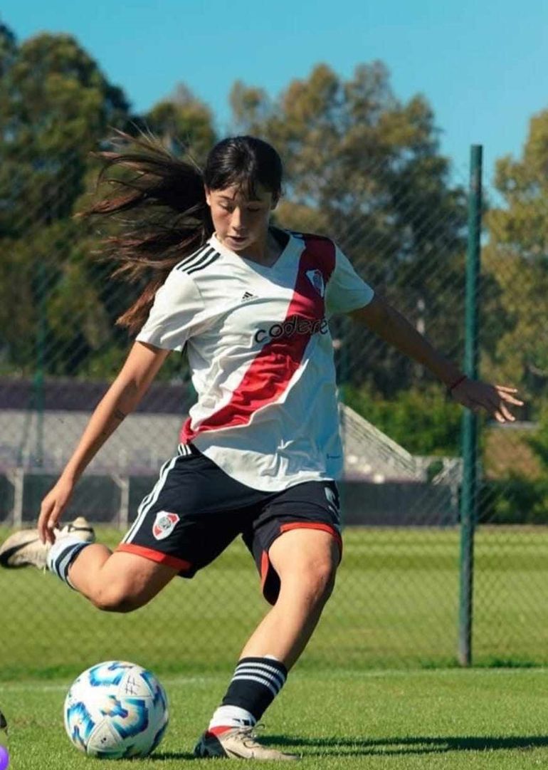 Mechi llegó a las inferiores de River.