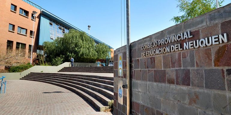 Un papá agredió a la directora de colegio privado y docentes fueron al paro