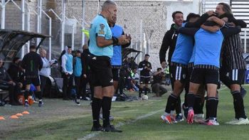en un partido intenso, cipo se lo empato a villa mitre y mantuvo la punta