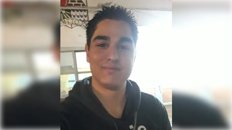El joven de 22 años es buscado en Cipolletti y alrededores.