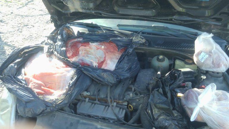 El contrabando se agiganta y pasan carne oculta hasta en los motores
