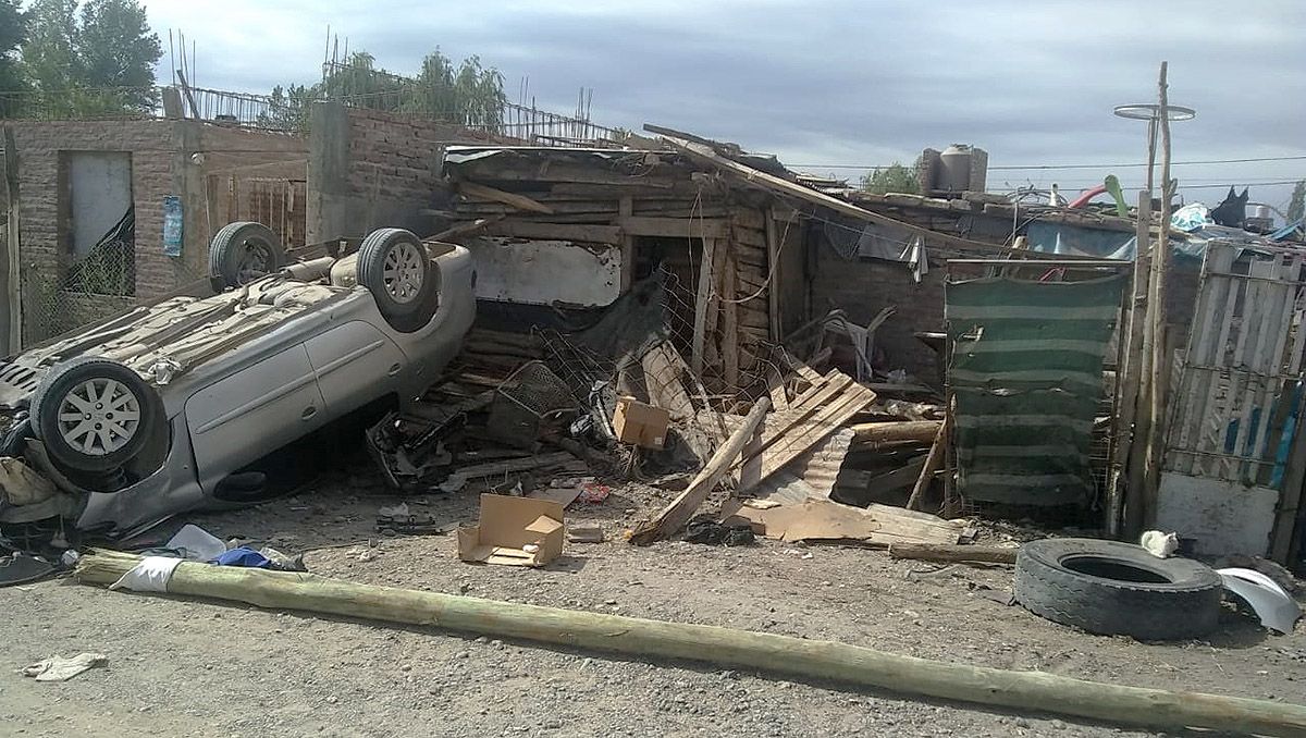 Le robó el auto a la madre