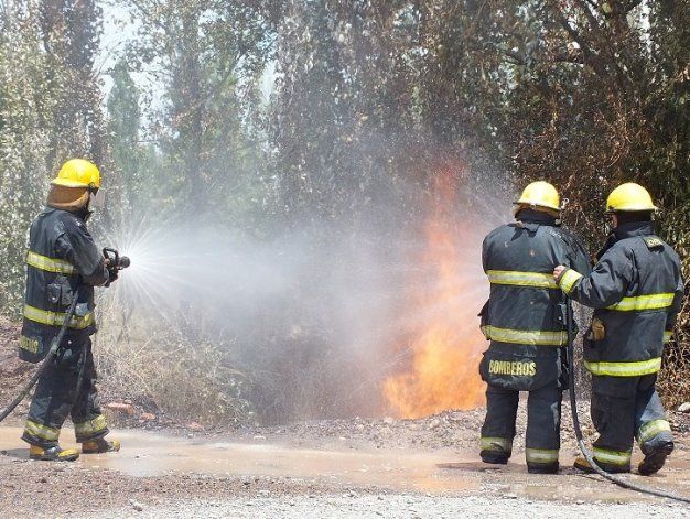 Principio de incendio por rotura de caño de gas en Oro