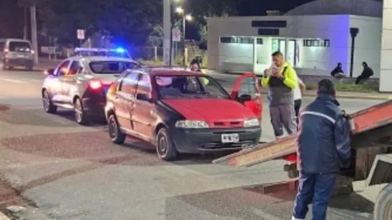 El vehículo fue interceptado y se le realizó el test de alcoholemia al conductor. Foto: Gentileza.