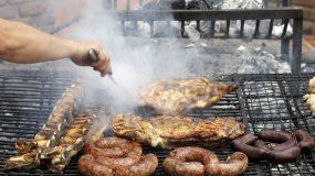 Por el alto riesgo de incendios forestales, no se puede hacer asado en Bariloche. | LMCipolletti.com Por el alto riesgo de incendios forestales, no se puede hacer asado en Bariloche.