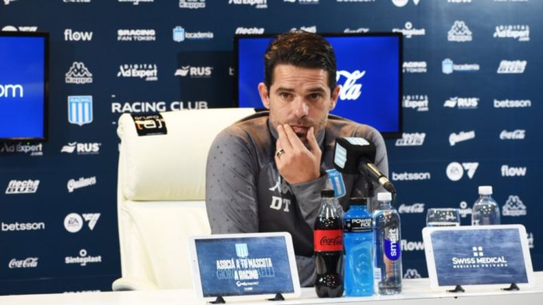 El entrenador de Racing quiere ganar pero no piensa descuidar las formas que caracterizan a su juego.