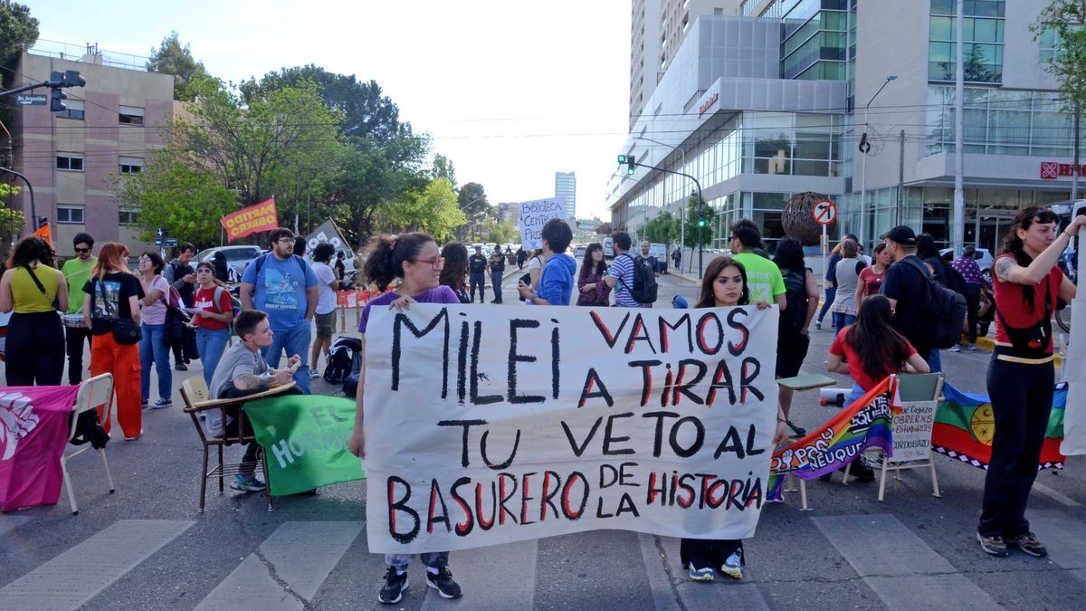 Declaran persona no grata a los legisladores de la región