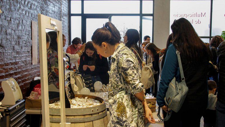 La muestra se realiza una vez por mes y convoca a cientos de vecinos.